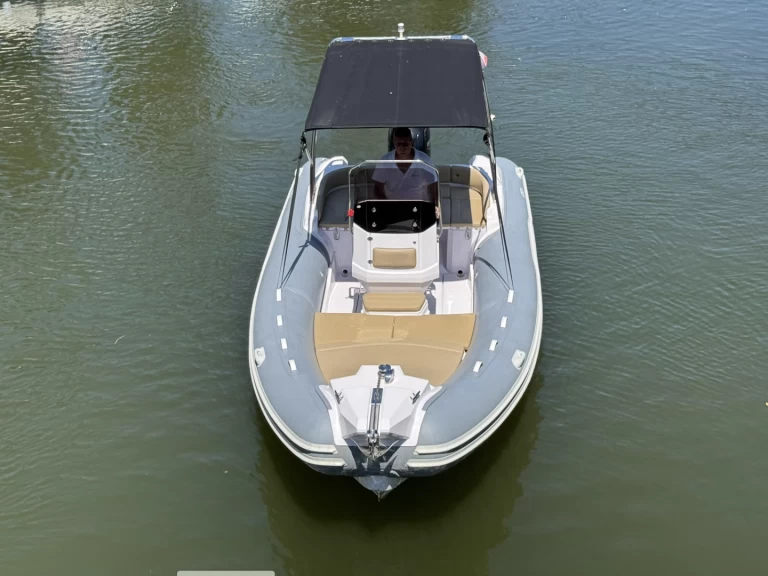 Predator 650 da affittare a  Mandelieu-la-Napoule