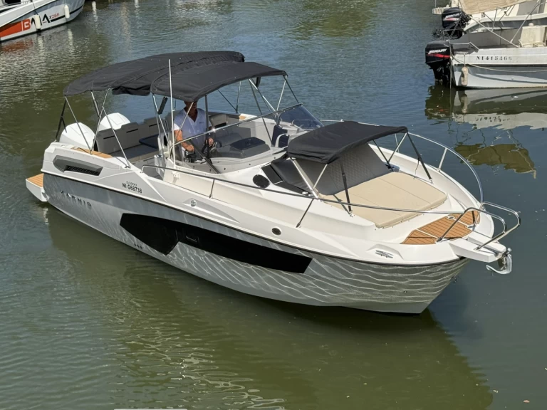 Karnic SL800 da affittare a  Mandelieu-la-Napoule