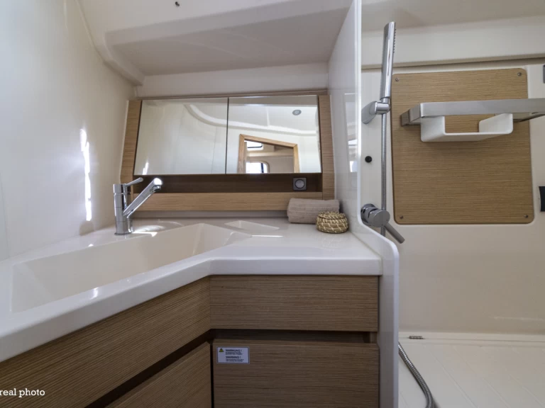 Barca a vela a noleggio a Cannigione al miglior prezzo