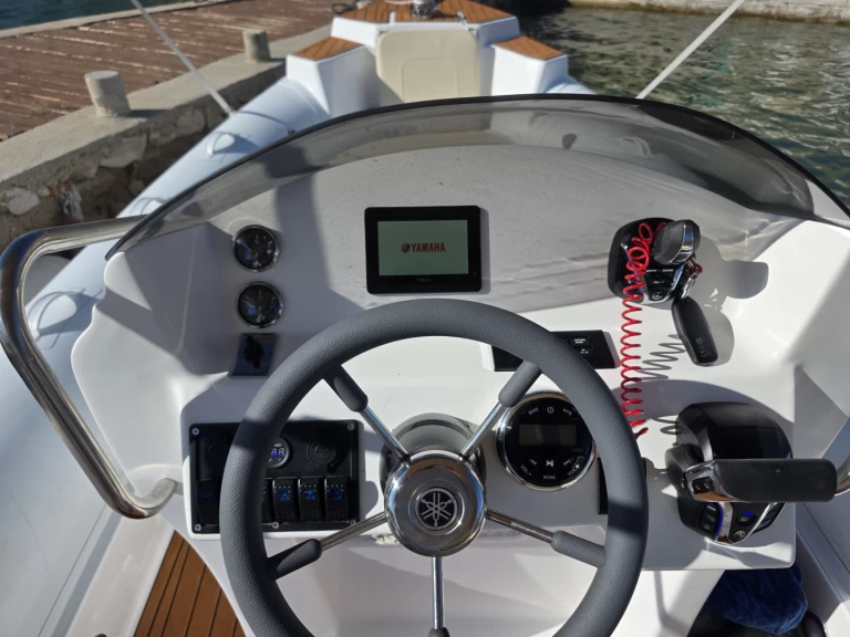 Noleggio Gommone SeaScent con patente nautica