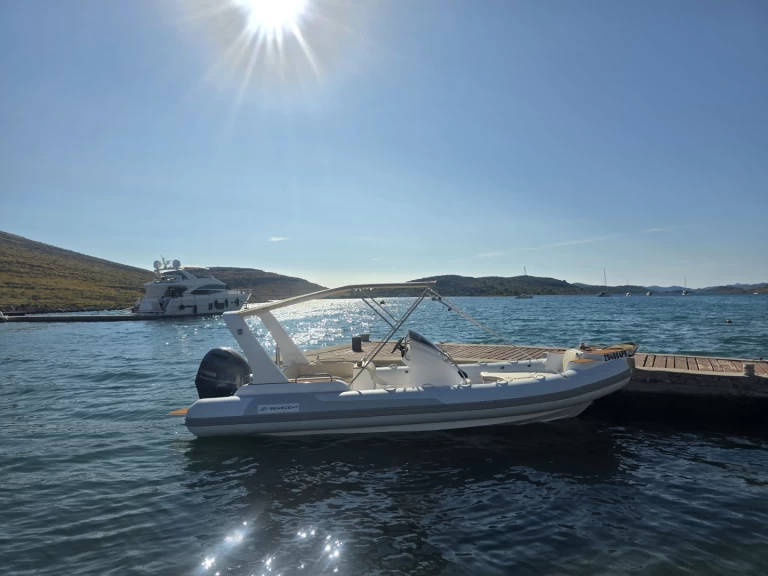 Noleggio a Lukoran – SeaScent 700 su SamBoat