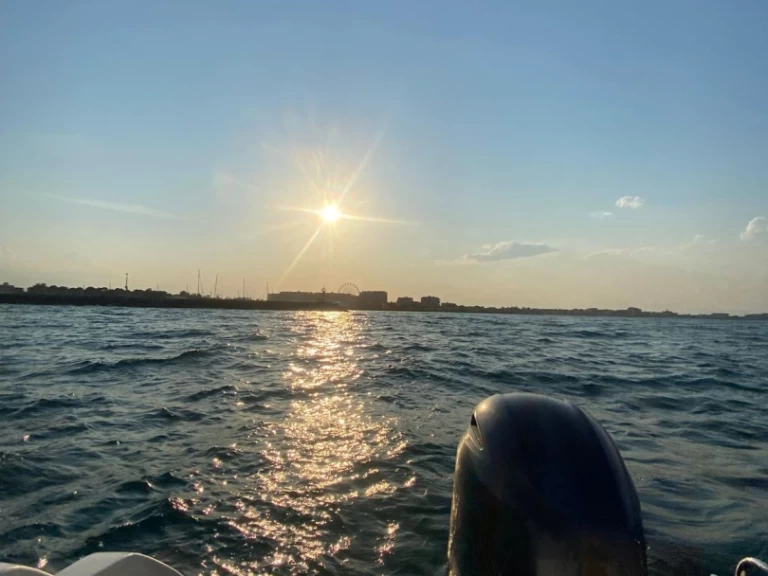 Noleggio barche Jeanneau Cap camarat 6.5 wa s2 a Saint-Cyprien su Samboat