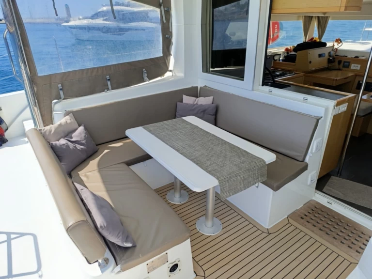 Noleggio Catamarano a Cannes – Lagoon Lagoon 40
