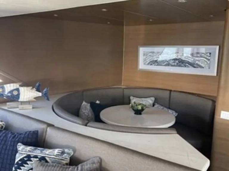 Custom 100 da affittare a  Long Beach