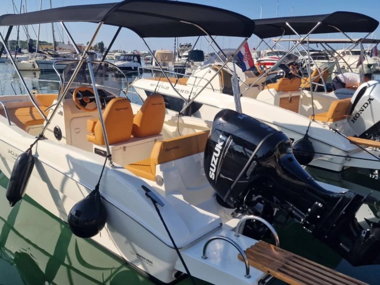 Noleggio Barca a motore a Pola – Prua al vento JAGUAR 6.0G