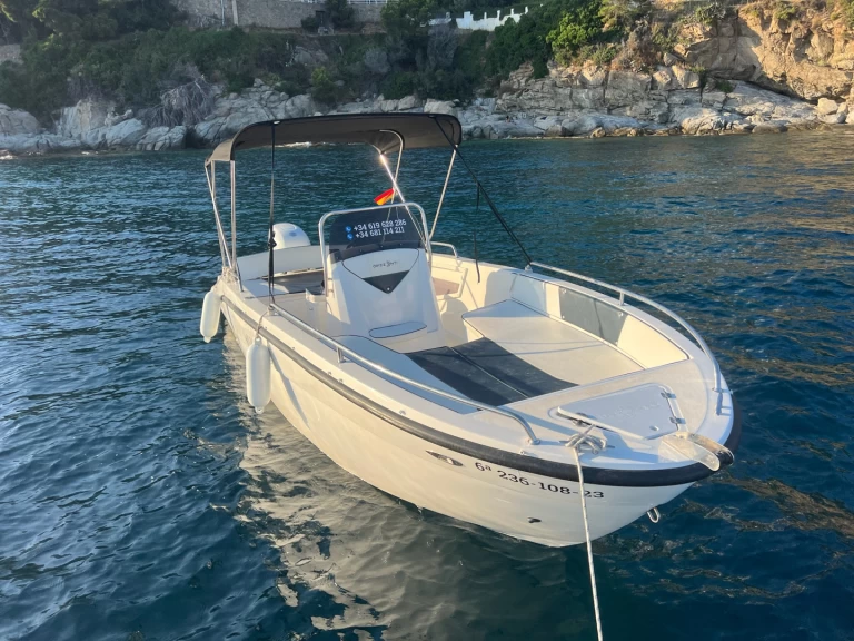 Noleggio Barca a motore Orizzonti con patente nautica