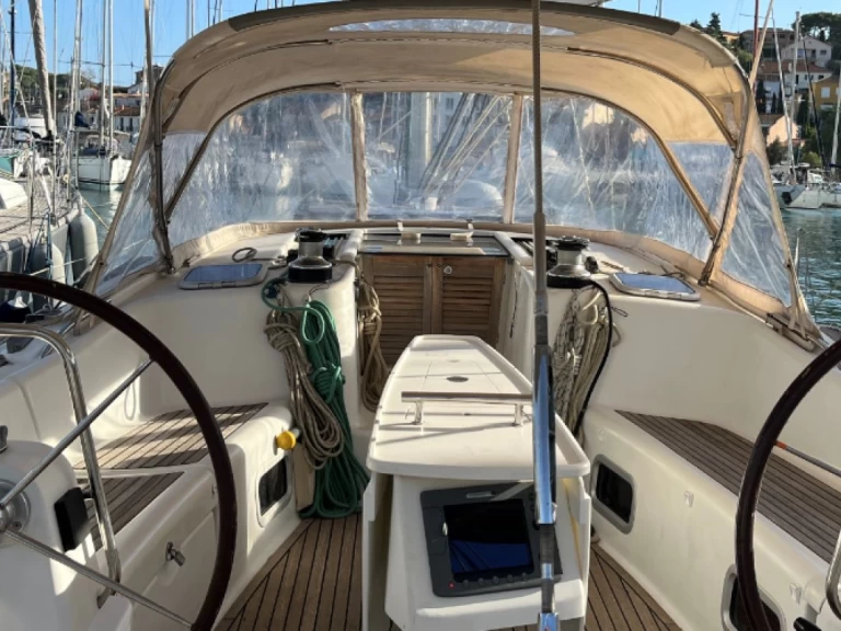 Barca a vela a noleggio a Hyères al miglior prezzo