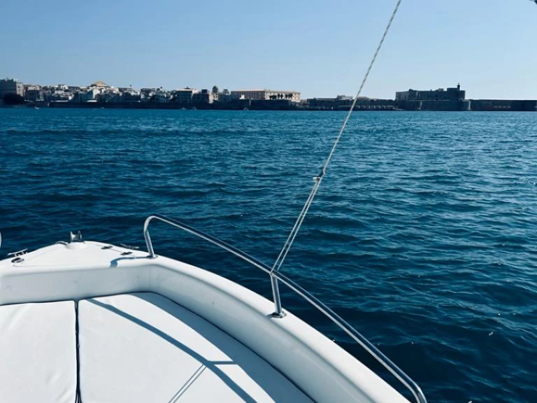 Noleggiare una Allegra Boats Open 510 a Siracusa