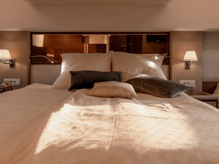 Yacht di lusso a noleggio a Setúbal al miglior prezzo