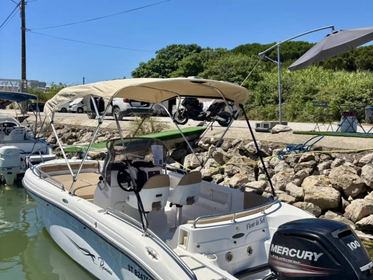 Barca a motore a noleggio a Carnon-Plage al miglior prezzo