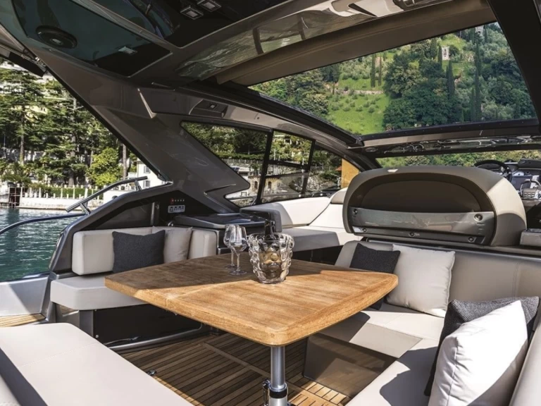 Noleggio a Beaulieu-sur-Mer – Cranchi Cranchi M44 HT su SamBoat