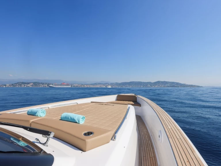 Noleggiare una Pardo Yachts Pardo 50 a Cannes