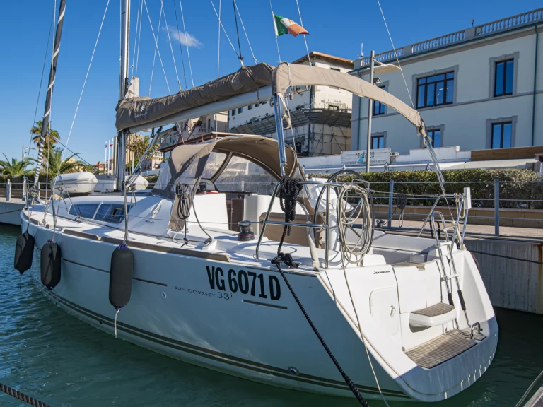 Noleggio Barca a vela a San Vincenzo – Jeanneau Sun Odyssey 33i
