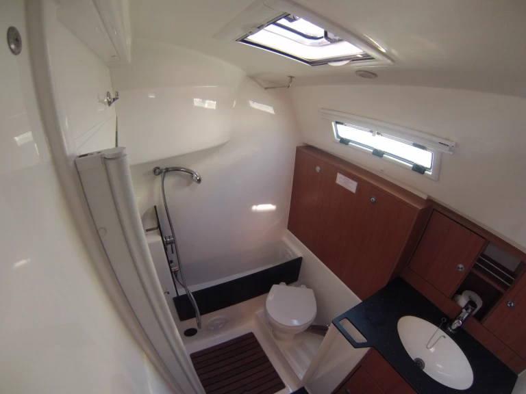 Barca a vela a noleggio a San Vincenzo al miglior prezzo