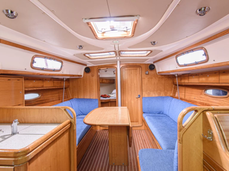 Bavaria Cruiser 37 da affittare a  San Vincenzo