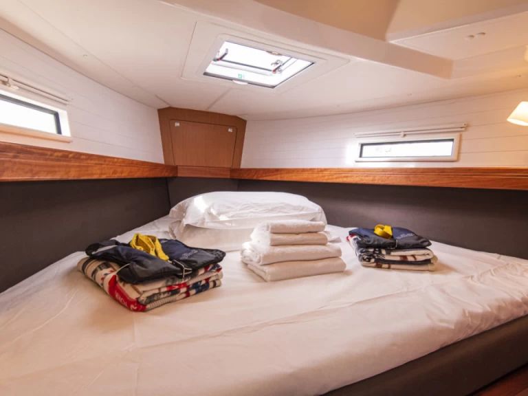 Noleggio Barca a vela con o senza skipper Bavaria a San Vincenzo