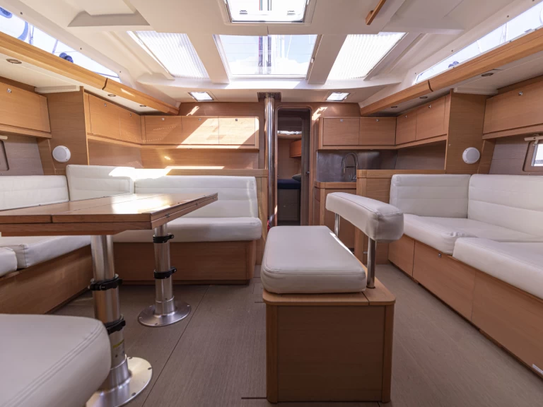 Noleggio Barca a vela con o senza skipper Dufour a San Vincenzo