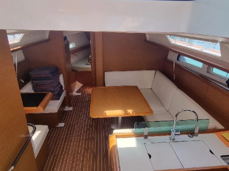 Barca a vela a noleggio a San Vincenzo al miglior prezzo