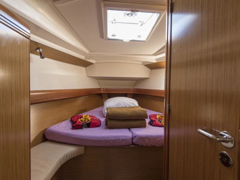 Noleggio Barca a vela con o senza skipper Jeanneau a San Vincenzo