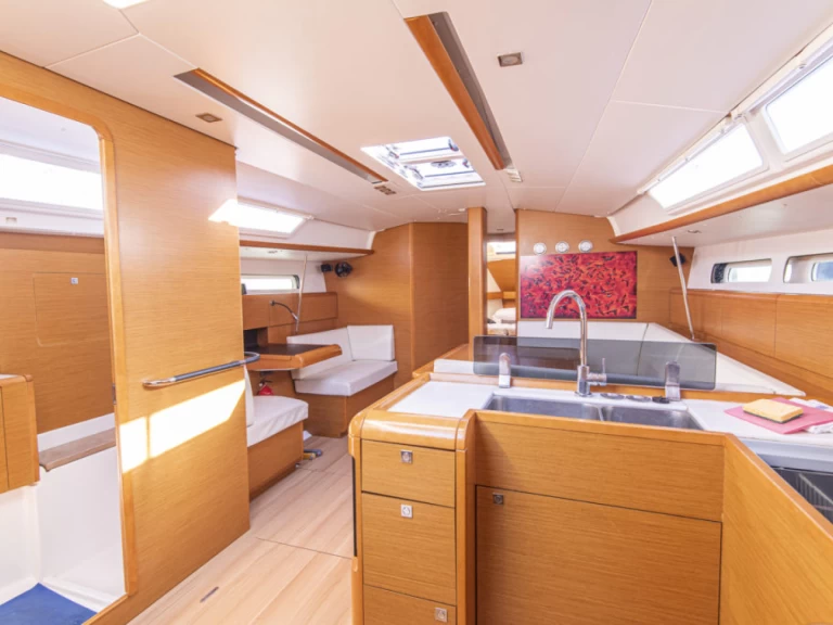 Jeanneau Sun Odyssey 439 da affittare a  San Vincenzo