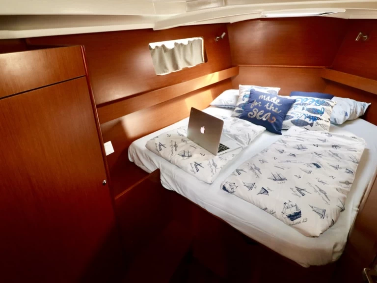 Noleggio Barca a vela Bénéteau con patente nautica