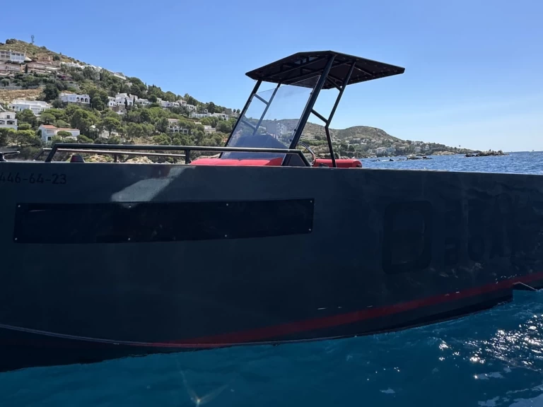 Noleggiare una BravaBoats BA 75 a Roses