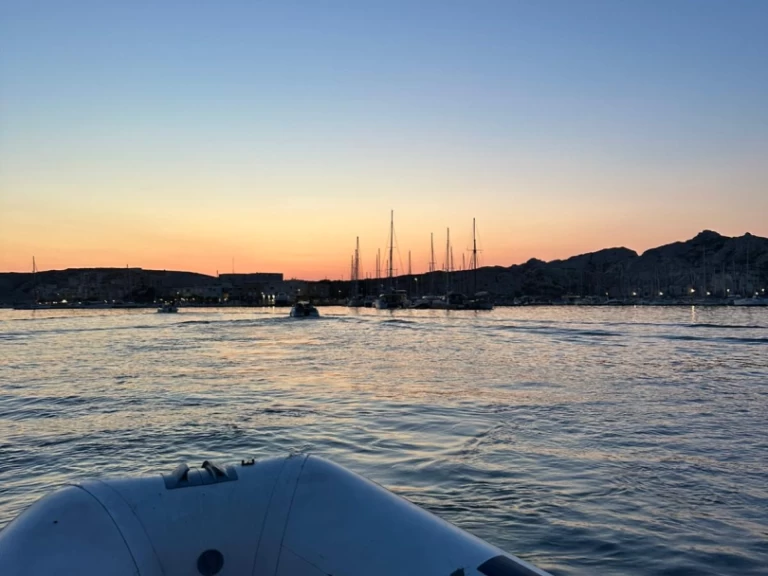 Noleggio Gommone Lomac con patente nautica