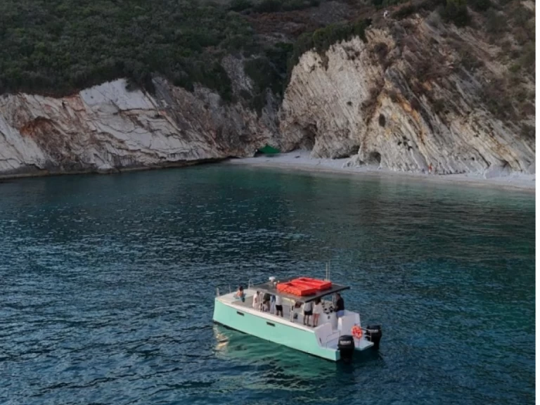 Noleggio a Himarë – Aliboats DI BERNARDINI ALESSANDRO su SamBoat