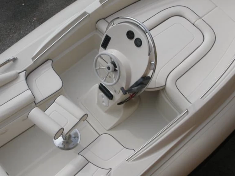 Noleggio a Nettuno – Scanner Envy 630 su SamBoat