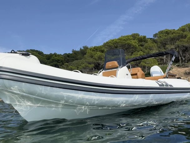 Gommone a noleggio a Hyères al miglior prezzo