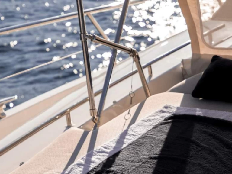 Noleggio barche Prestige 680S a Côte d'Azur su Samboat