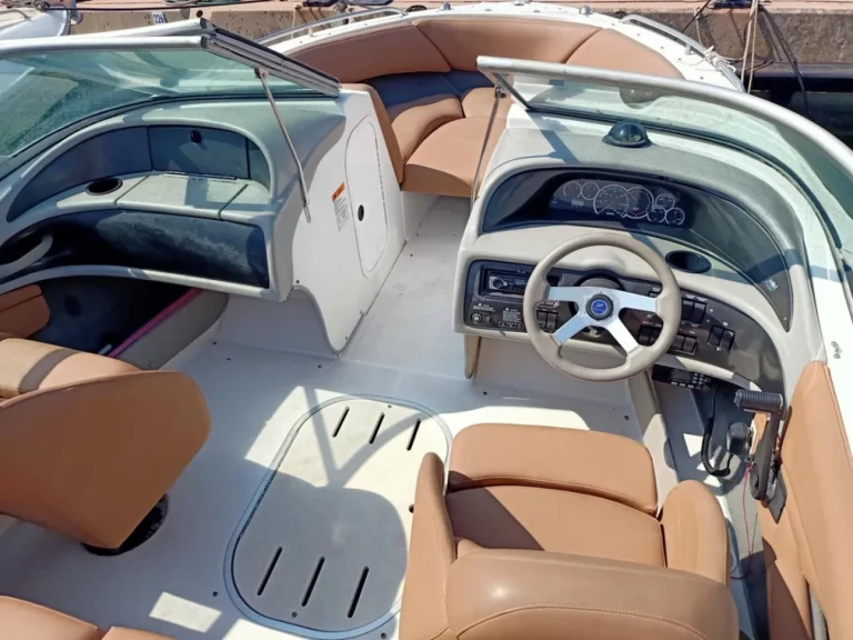 Noleggio Barca a motore Four Winns con patente nautica