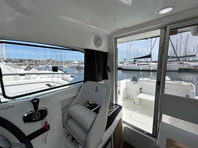 Noleggio Barca a motore Bénéteau con patente nautica