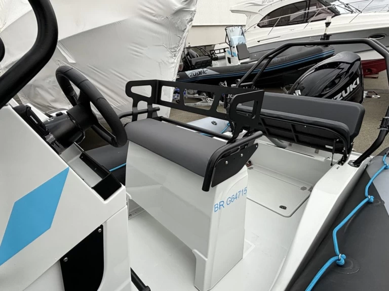 Noleggio barche Brest economico Pro 7