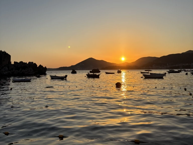 Noleggio Barca a motore Elan con patente nautica