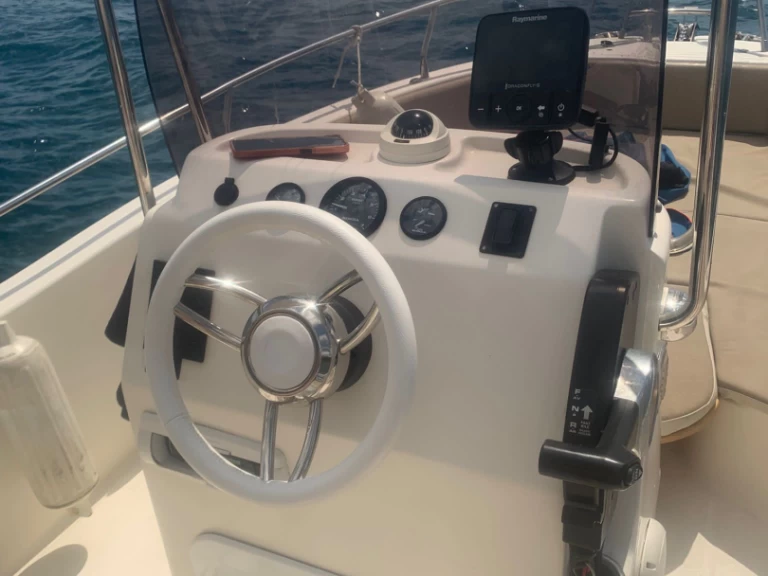 Noleggiare una Ferrario Winnebago  a Celle Ligure