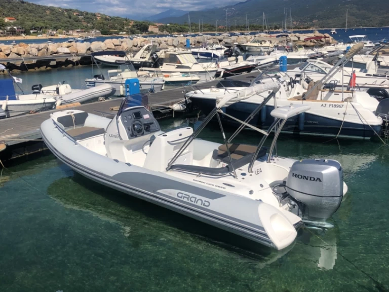 Noleggio Gommone Grand Boats con patente nautica