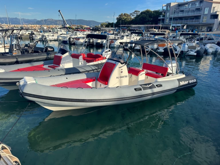 MAR SEA MARSEA 650 da affittare a  Porto Pollo