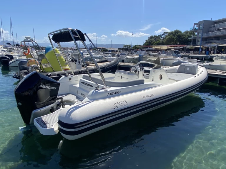 Noleggio Gommone a Porto Pollo – Fanale marine  ALTAGNA 800