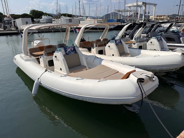 Noleggio Gommone Zodiac con patente nautica
