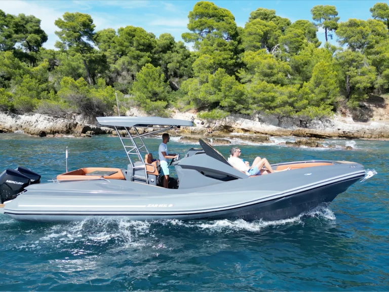 Noleggiare una Zar Zar 65 a Port Grimaud