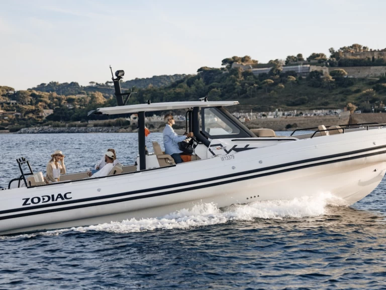 Noleggio barche Port Grimaud economico zodiac X10 CC