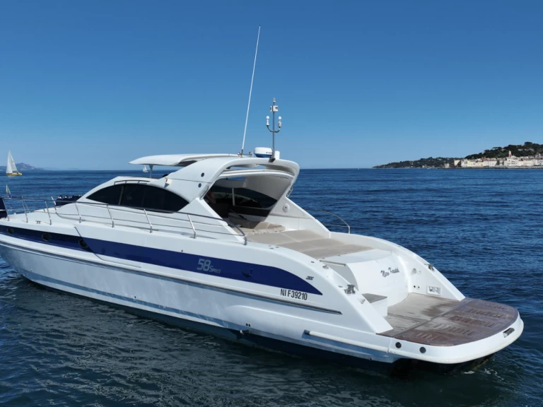 Noleggio Yacht di lusso Conam con patente nautica
