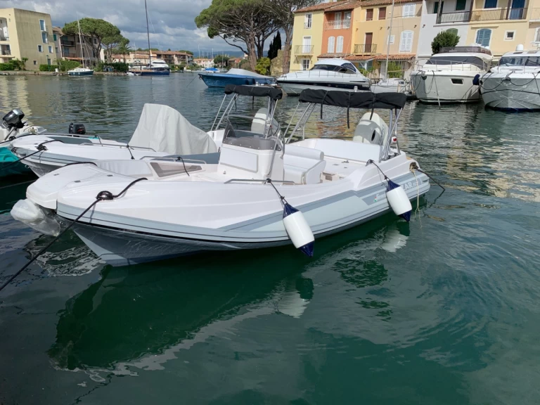 Gommone a noleggio a Port Grimaud al miglior prezzo