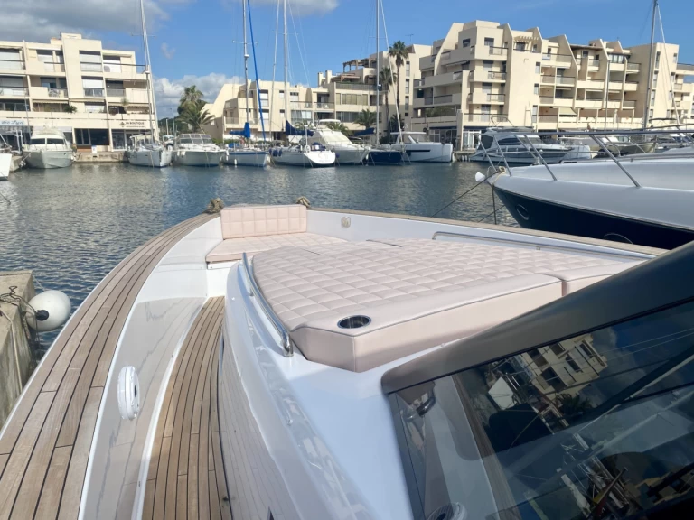 Noleggio Yacht di lusso Pardo Yachts con patente nautica