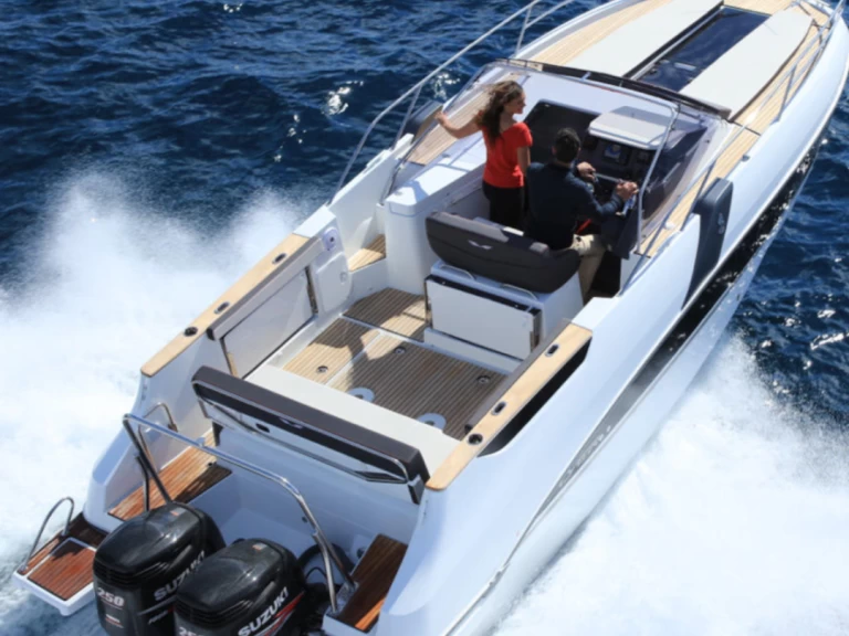 Noleggio a Cogolin – Bénéteau Flyer 8.8 SUNdeck su SamBoat