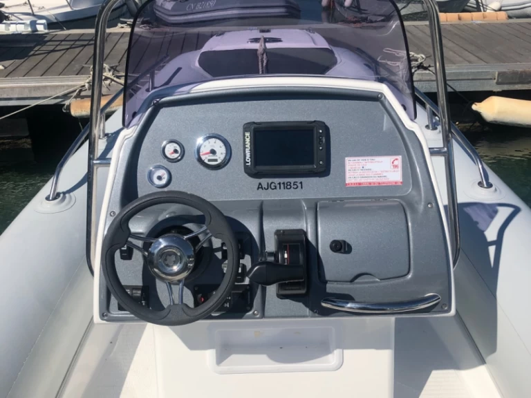 Gommone a noleggio a Porto Pollo al miglior prezzo