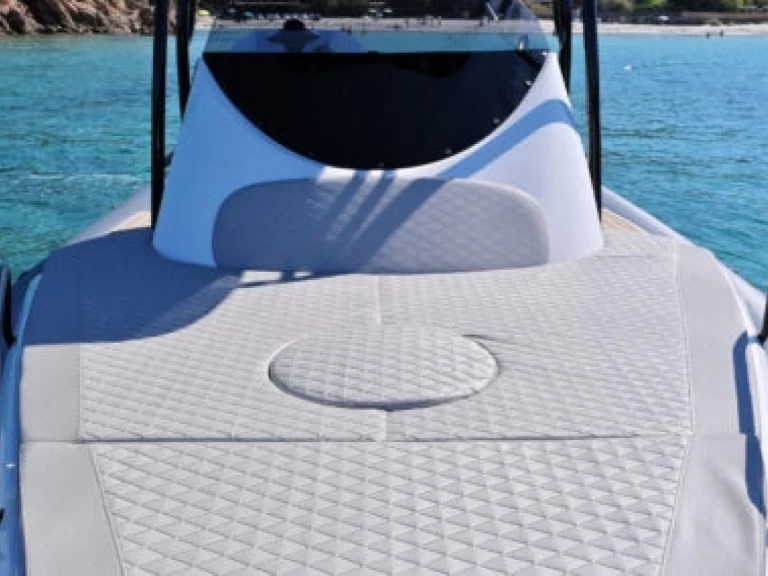 Noleggio Gommone Fanale marine  con patente nautica