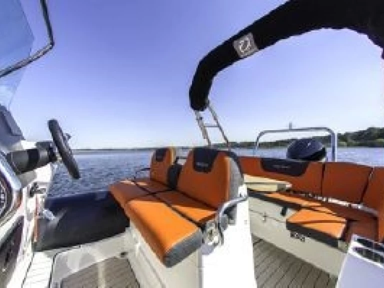 Noleggio barche Port-Haliguen economico ZODIAC MEDLINE 6.8