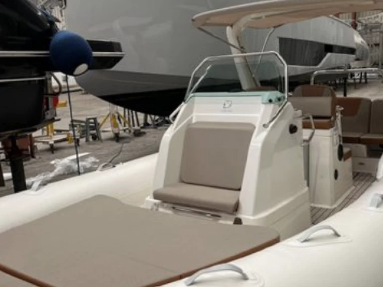 Noleggio barche Zodiac Medline 7.5 a Port Grimaud su Samboat